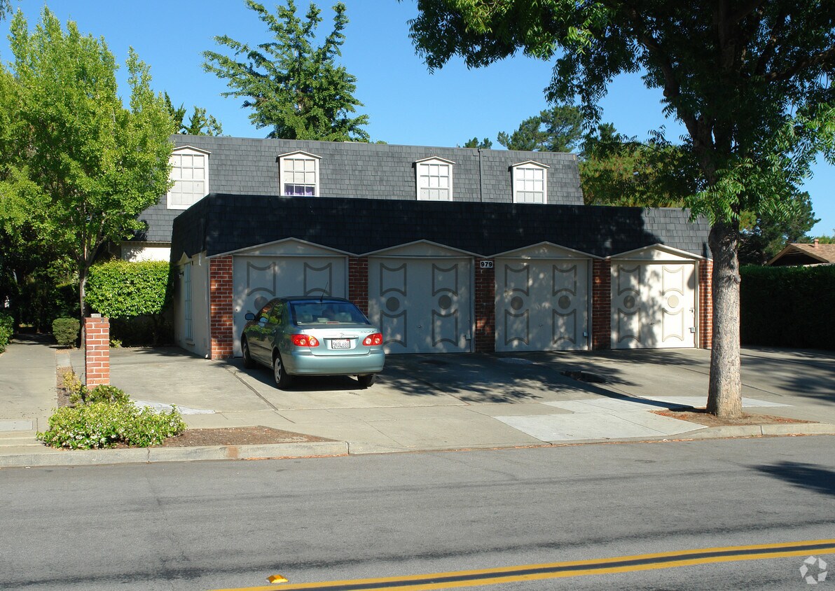 Foto del edificio - 979 Ponderosa Ave
