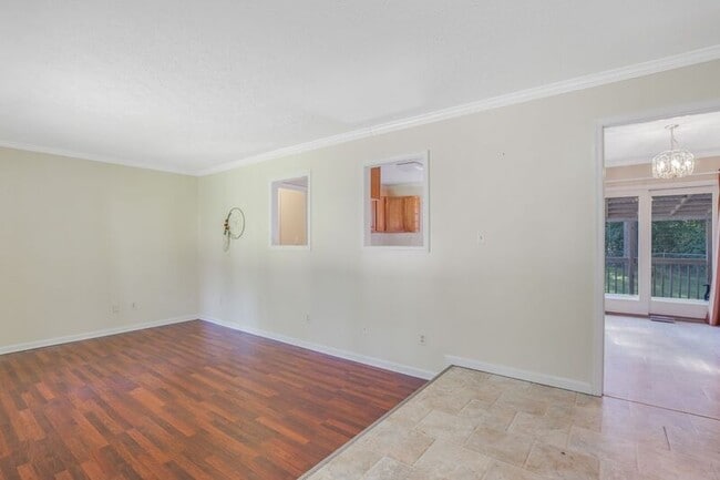 Building Photo - 8170 Linda Ln