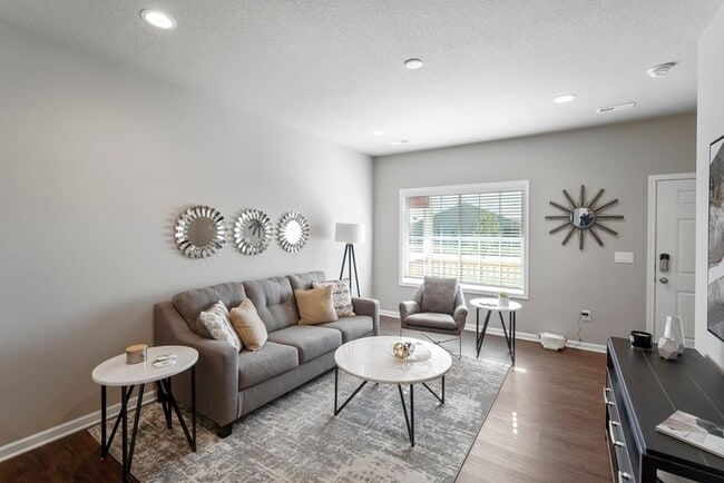 Foto del edificio - 2228 Hazeltine Pl