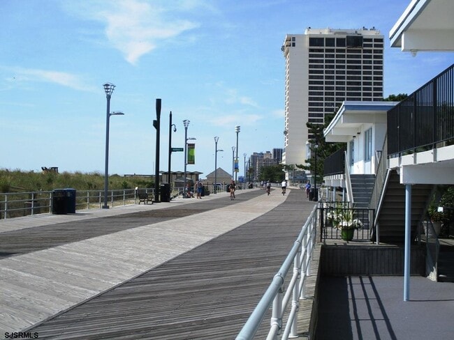 Building Photo - 3501 Boardwalk