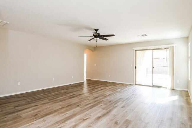 Foto del edificio - 3171 W Dancer Ln