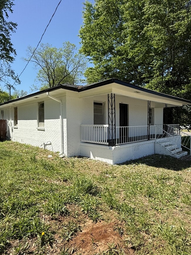 Building Photo - 6117 Patton Ave