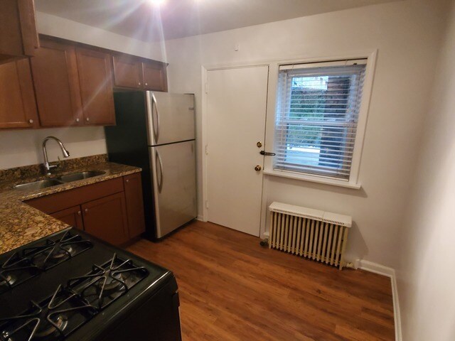 Building Photo - 430 Elmwood