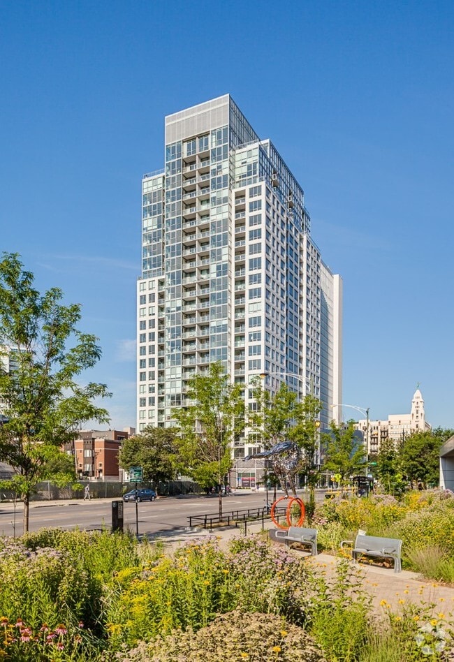 CabriniGreen Apartments for Rent with a Dog Park Chicago, IL 40