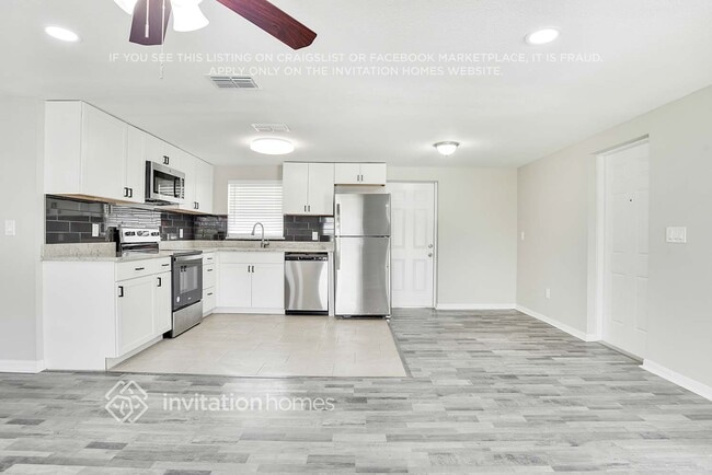Building Photo - 201 Spring Lake Cir