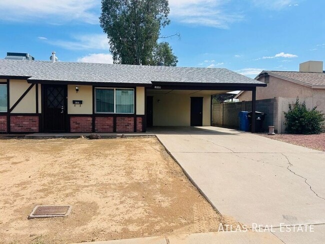 Building Photo - 3849 E Ludlow Dr