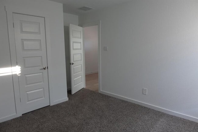 Building Photo - 29926 Ousel Falls Ln