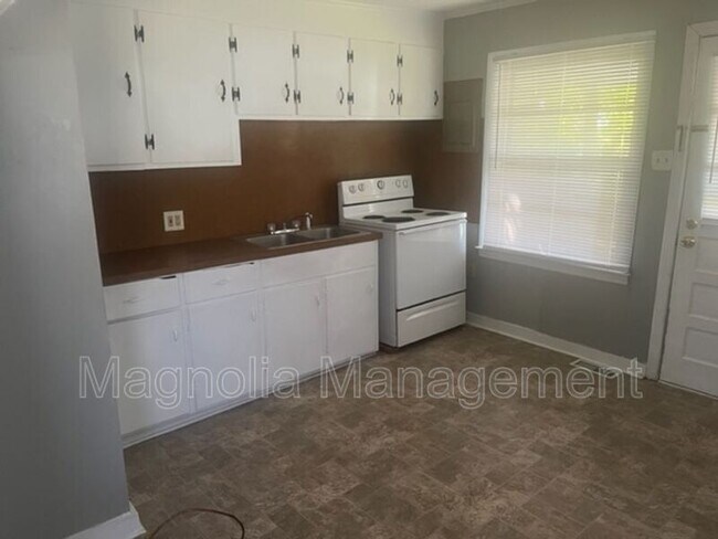 Foto del edificio - 413 Rollins Ave