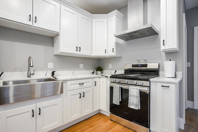 Building Photo - Babcock Street