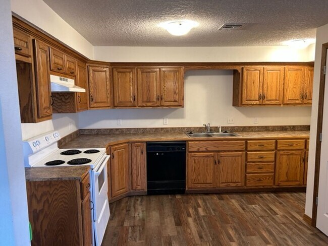Foto del edificio - 3 BEDROOM 2 BATH APARTMENT FOR LEASE IN CARL JUNCTION-$995.00 RENT-$995.00 DEPOSIT