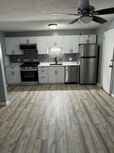 Building Photo - 239 Glasgow St