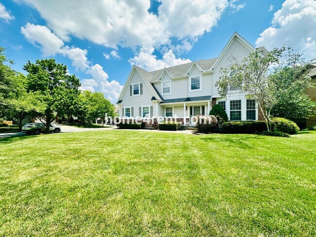 Building Photo - Beautiful, Spacious Home w/ Open Floor Pla...