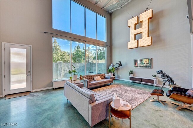 Foto del edificio - 5096 Thunder River Cir