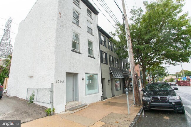 Foto del edificio - 4205 Main St