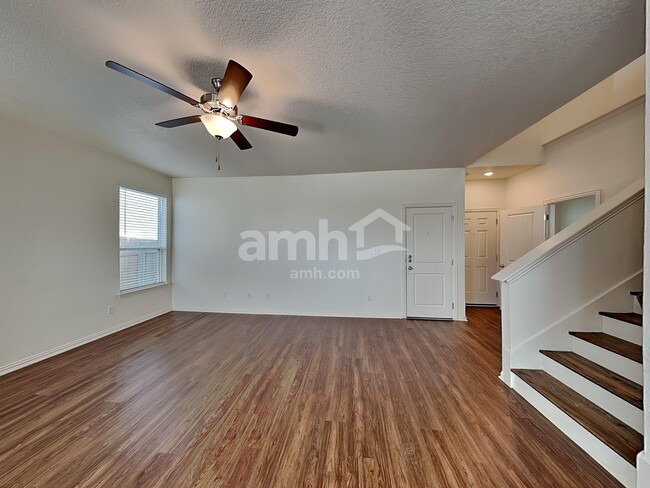 Building Photo - 2722 Lillybrook Ln