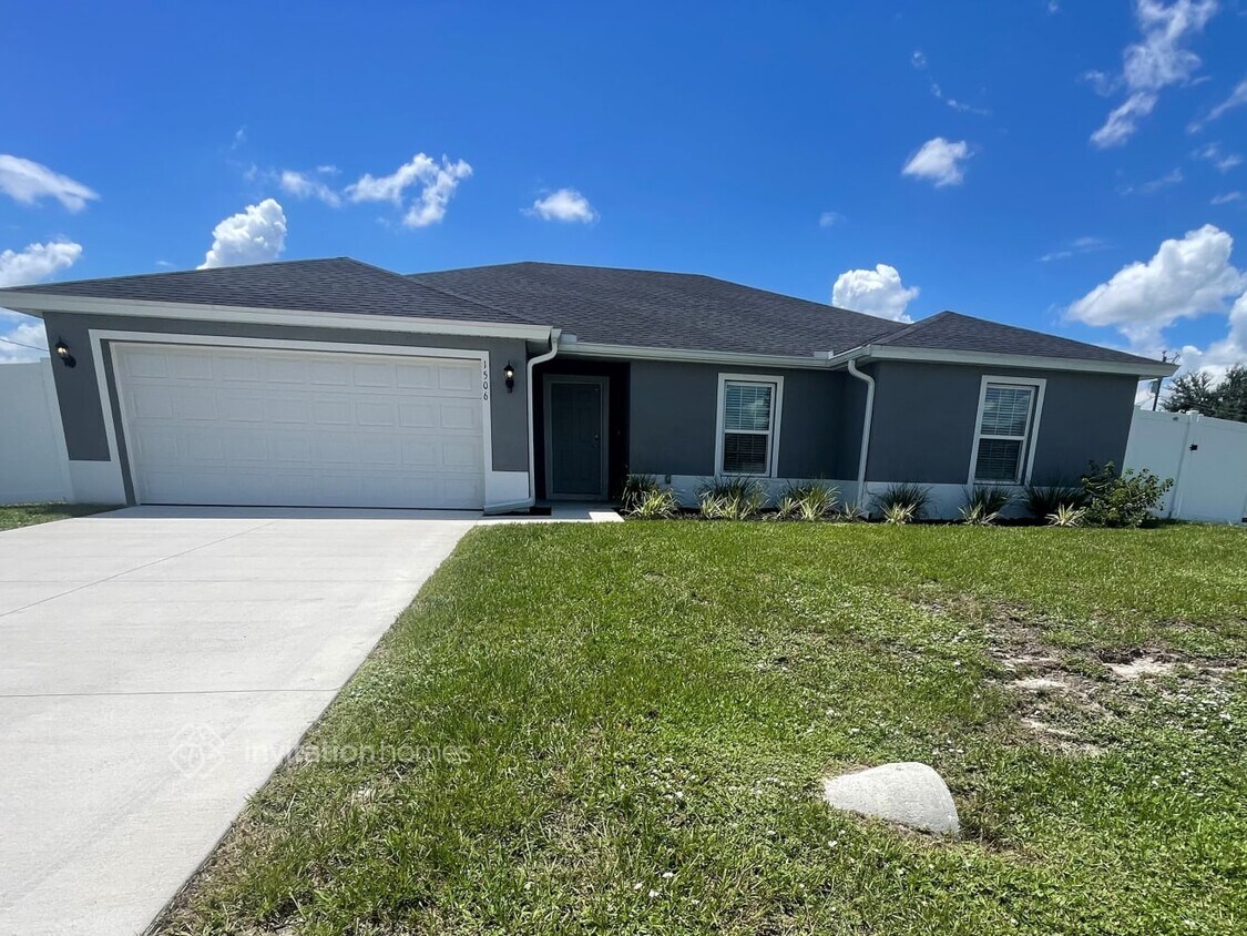 Foto principal - 1506 NE 10th Ln