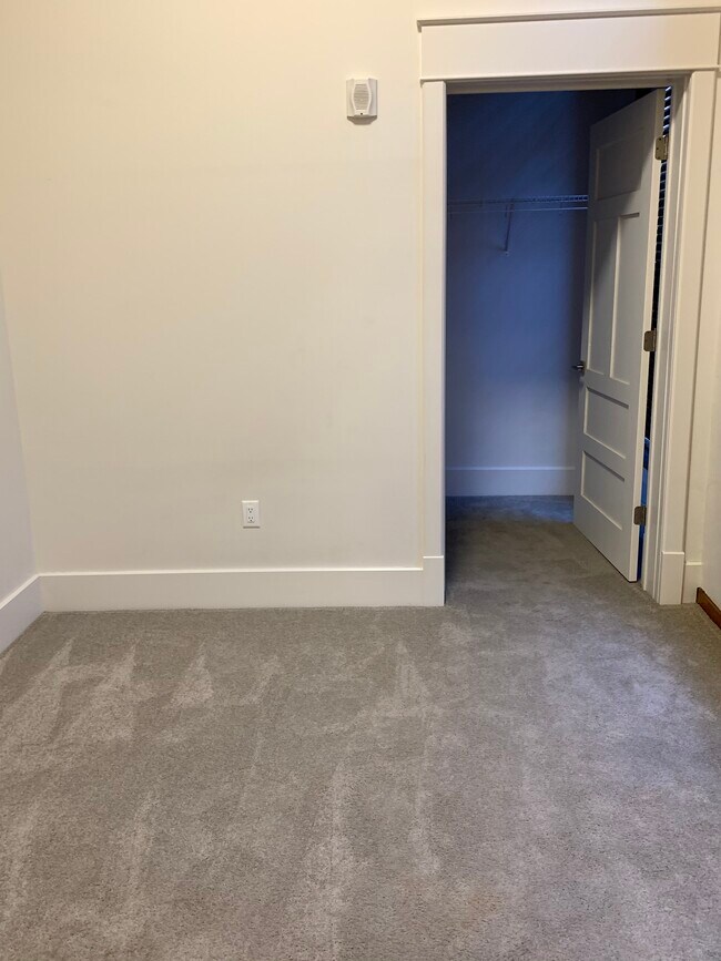 Bedroom - 614 7th St