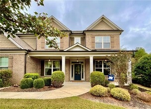 Building Photo - 5452 Oak Crest Ln