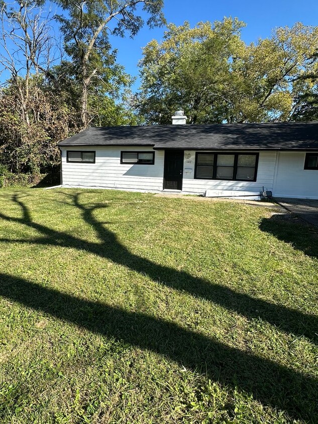 Primary Photo - 4 bedroom 1 bath