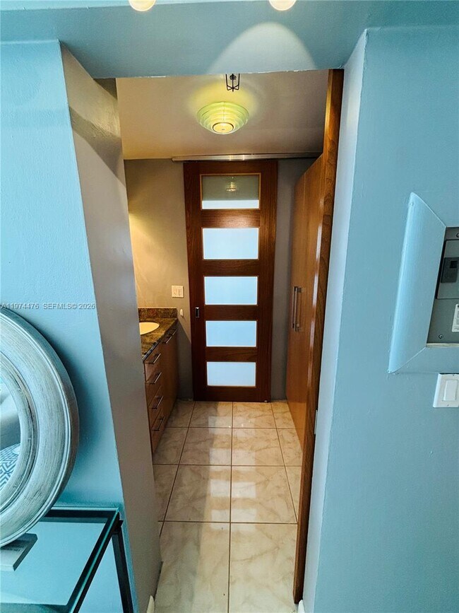 Foto del edificio - 1255 Collins Ave