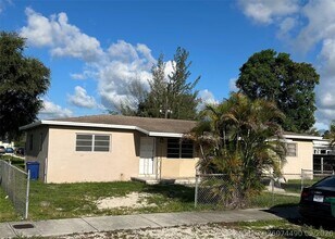 Building Photo - 15721 NW 39th Pl