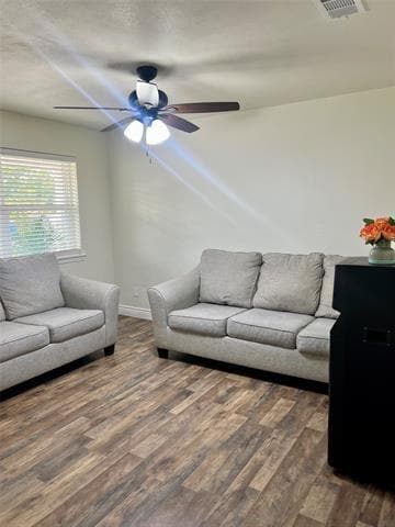 Foto del edificio - 6308 Stardust Dr N