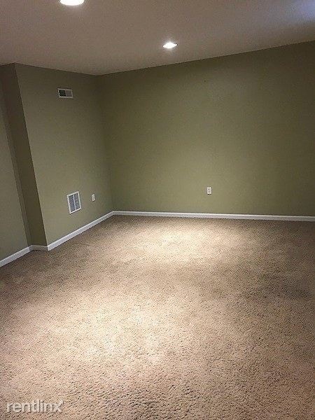 Building Photo - 3 br, 2.5 bath Condo - 2995 Glenloch Circle