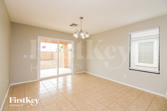 Foto del edificio - 941 E Leslie Ave