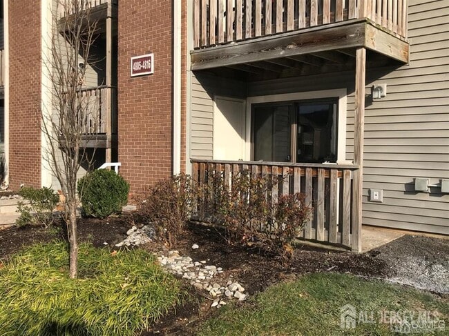 Foto del edificio - 4811 Ravens Crest Dr