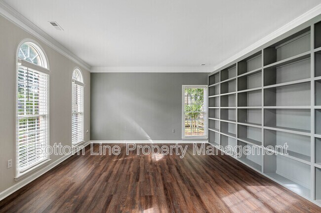 Foto del edificio - 1500 Candlewyck Ct