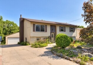 Building Photo - 3815 Hillcrest Dr