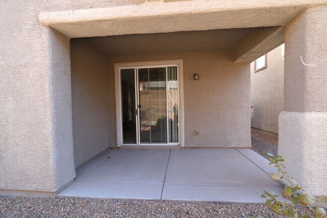 Building Photo - Beautiful 2 Story 3 Bedroom Home located in the Southwest