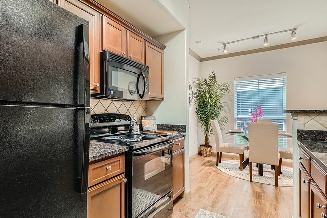 Eaglebrook Apartments Kitchen - Eaglebrook Apartments