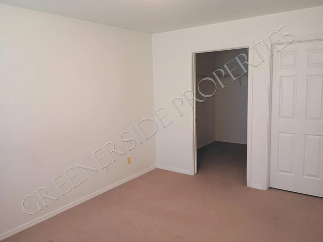 Vestidor principal - 677 Paradise Plz