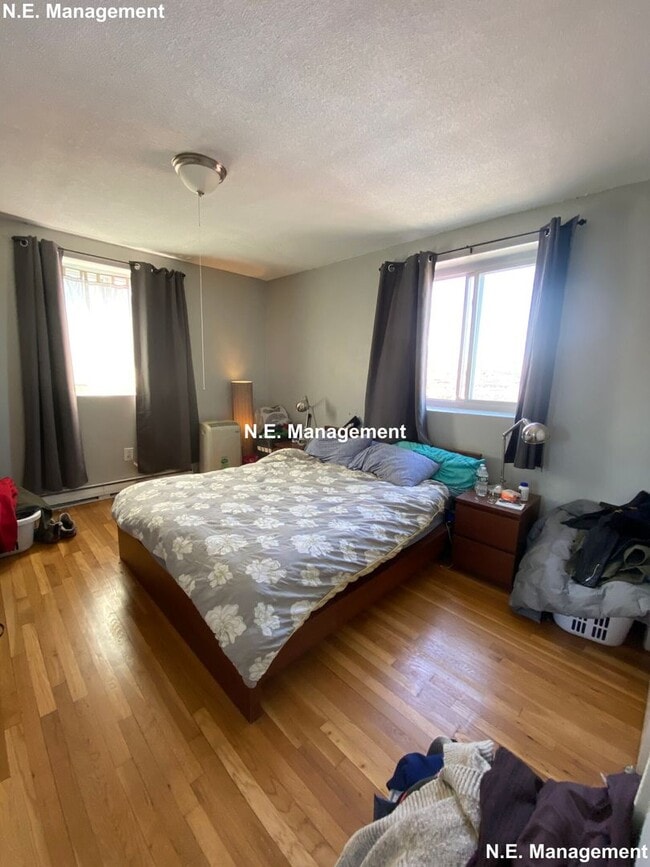 Building Photo - Unbeatable Apt in Convenient Location near...