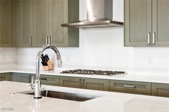 Building Photo - 1125 Central Ave