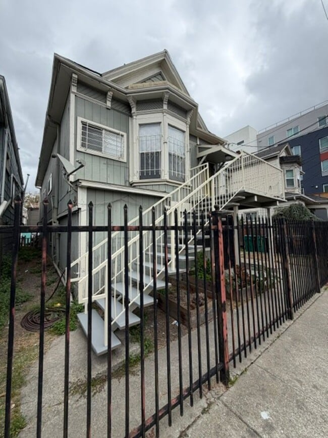 Building Photo - 768-772 22nd St