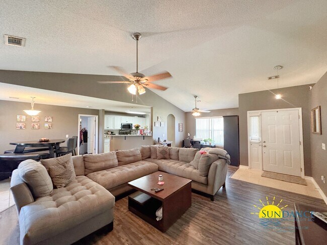 Foto del edificio - Stunning Home in Holley by the Sea – Navar...