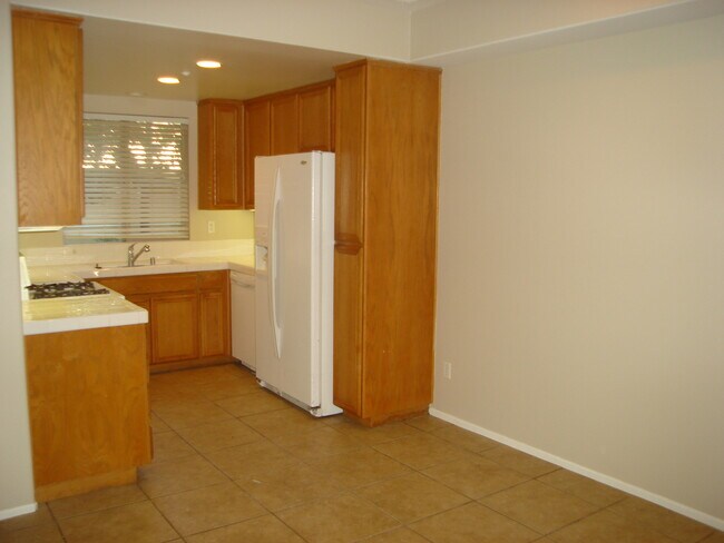 Foto del edificio - Beautiful Townhome in Simi Valley!