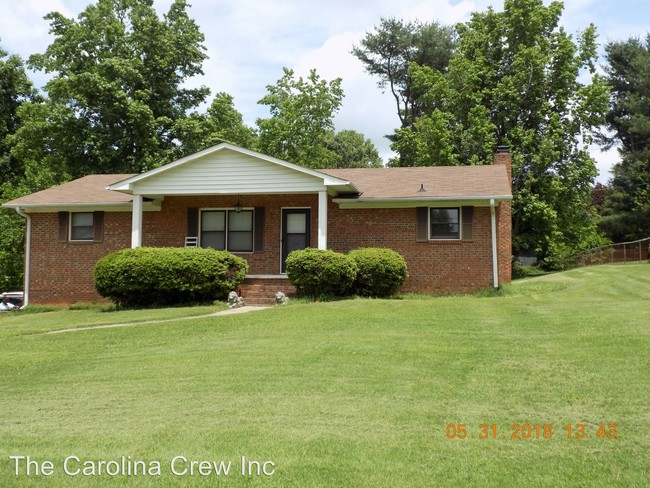 Building Photo - 3 br, 2 bath House - 135 Widaustin Dr
