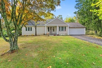 Building Photo - 19 Rockledge Rd