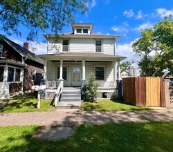 Building Photo - 545 17th Ave