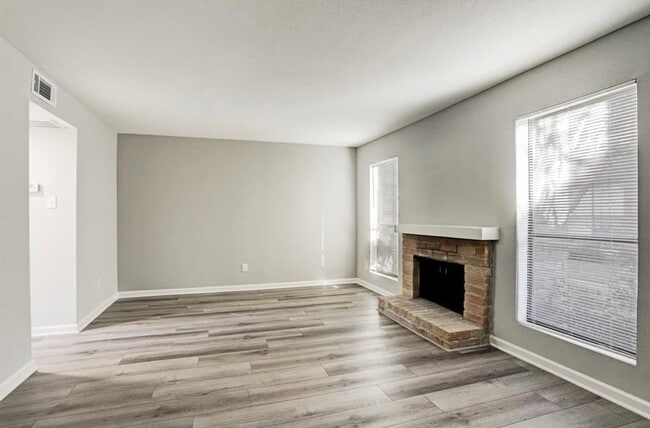 Building Photo - 2120 Wilcrest Dr