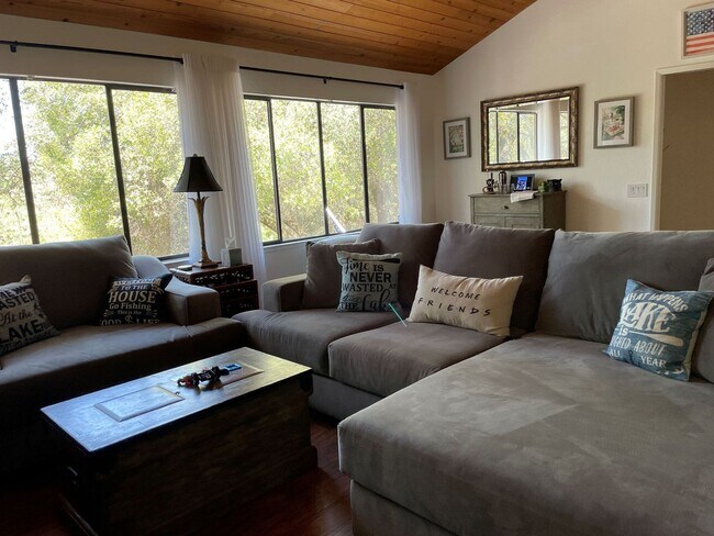 Foto del edificio - 3 bedroom, 2 bath remodeled home in Lake Wildwood, Penn Valley, CA 95946
