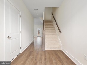 Building Photo - 123 Choke Cherry Ct