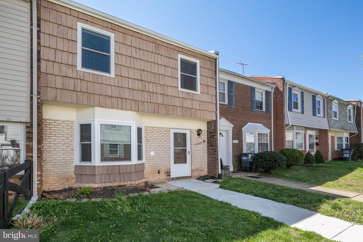 10023 Irongate Way, Manassas, VA 20109 Townhouse for Rent in Manassas