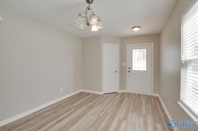 Foto del edificio - 128 Farmington Dr