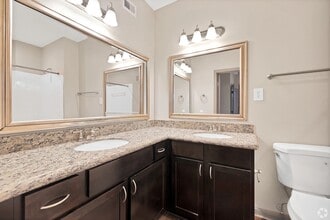 Building Photo - 2303 Louisiana St