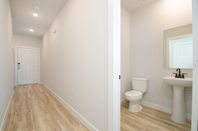 Foto del edificio - 5935 W Hausman Rd