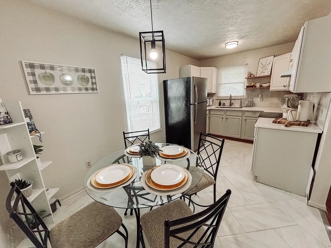 Foto del edificio - 1209 Mount Rushmore Way